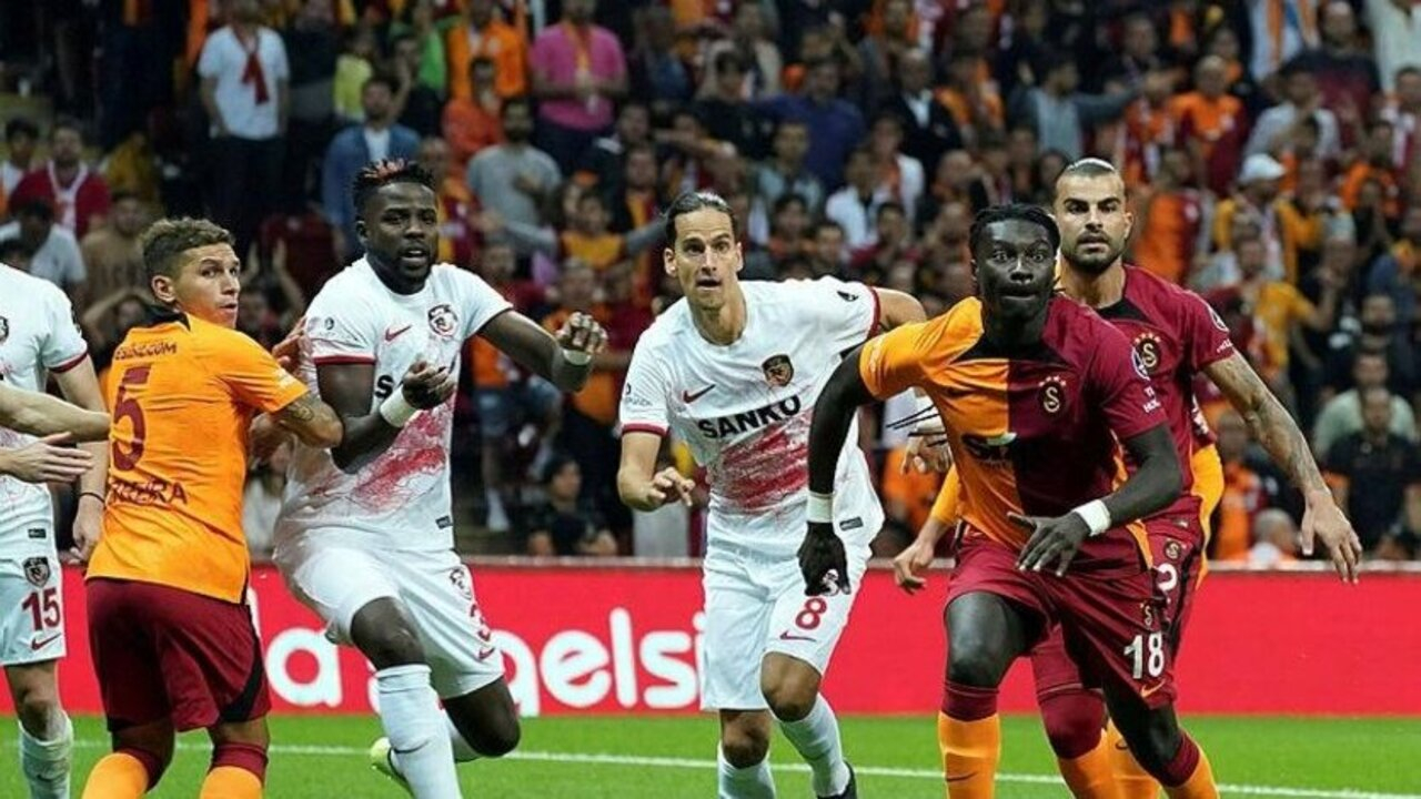 Galatasaray - Gaizantep FK maçında kırmızı kart! Abdülkerim Bardakcı takımını eksik bıraktı