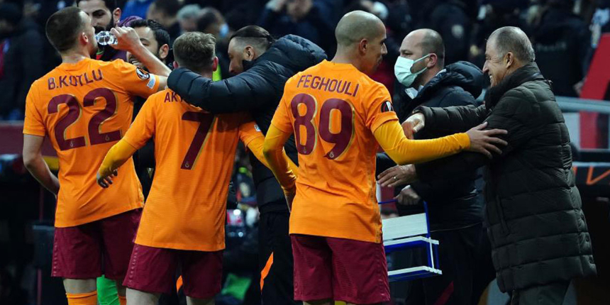 Adı Başakşehir ve Beşiktaş ile anılan Feghouli'nin yeni adresi belli oldu