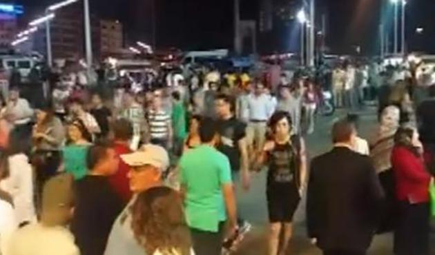 İstiklal Caddesi'nde bayram kalabalığı!