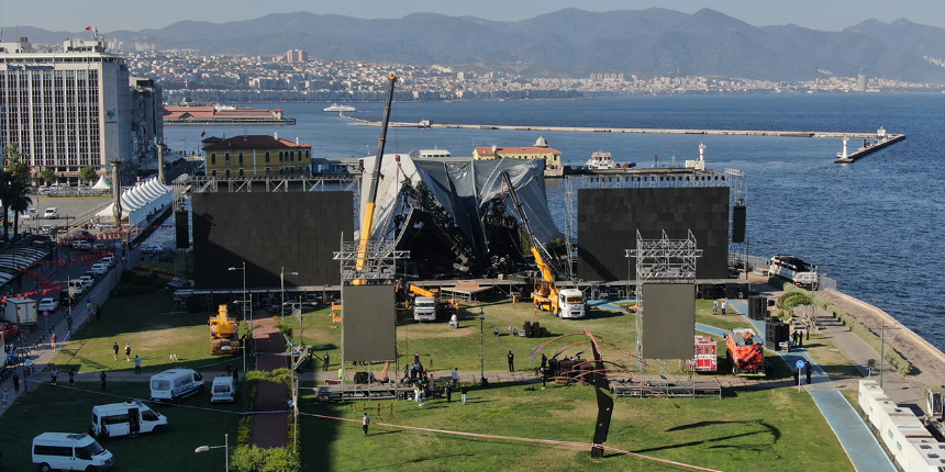Tarkan'ın İzmir'de konser vereceği sahne çökmüştü: Havadan böyle görüntülendi