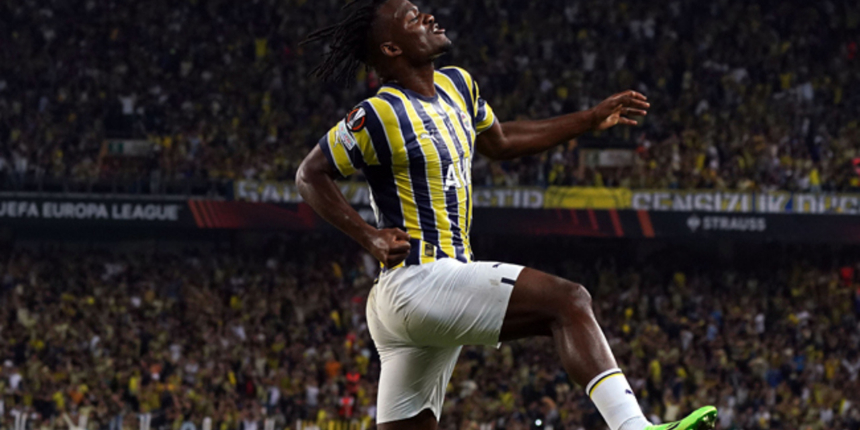 Fenerbahçe son nefeste güldü! Dinamo Kiev'i Kadıköy'de 2-1 mağlup etti