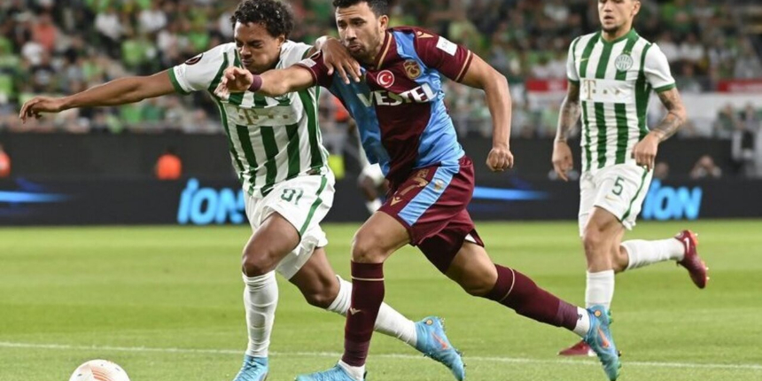 Ferencvaros - Trabzonspor maçında tartışmalı penaltı kararı! Vitor Hugo'nun o müdahalesi...