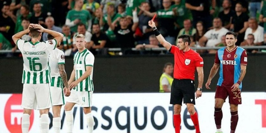 Ferencvaros - Trabzonspor maçında kırmızı kart pozisyonu! İşte rakibin 10 kişi kaldığı an
