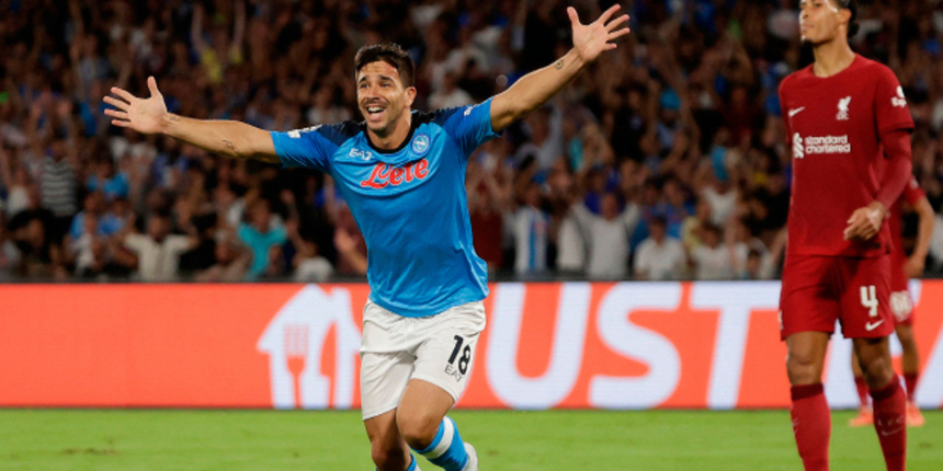 Napoli'den gözdağı! Son finalist Liverpool'u evinde 4-1 mağlup etti
