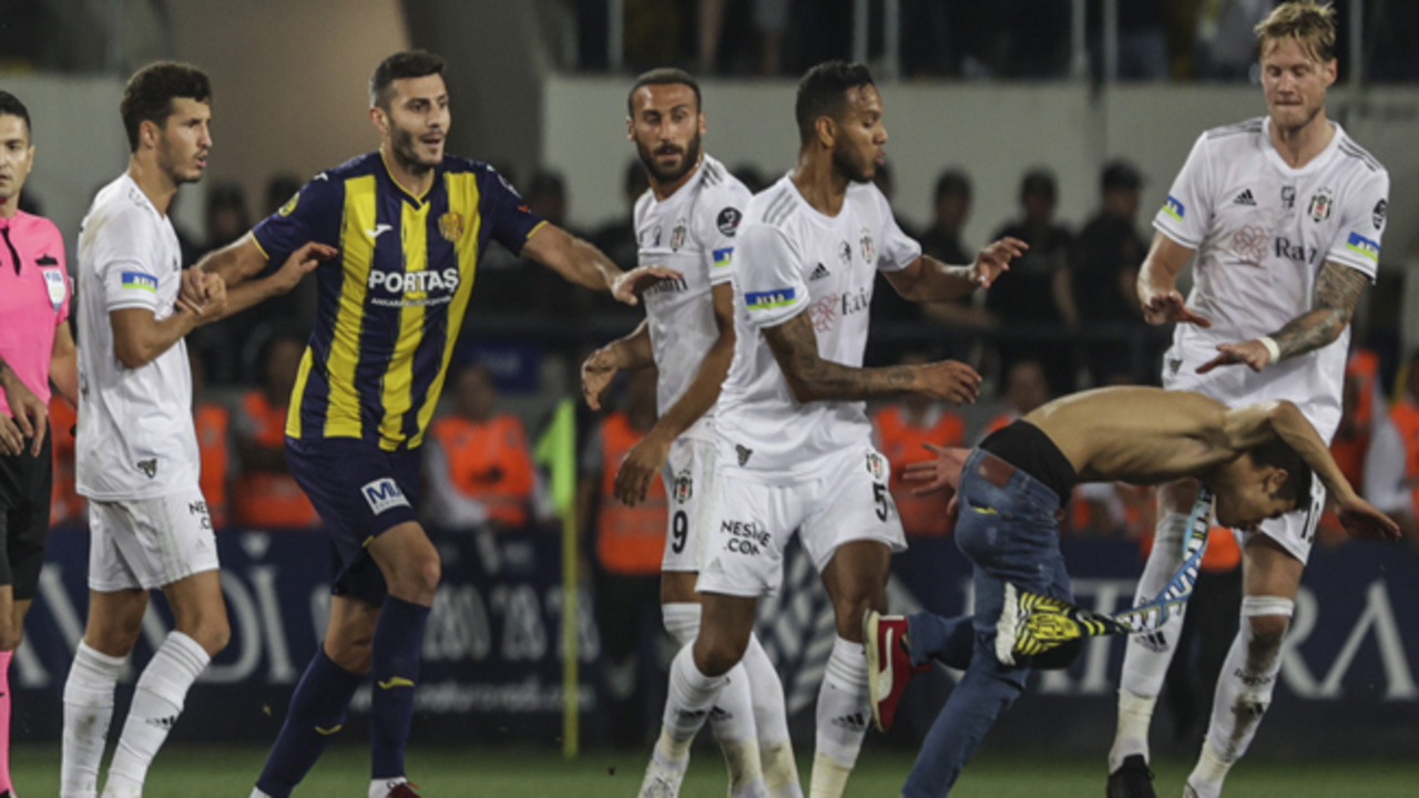 Profesyonel Futbol Disiplin Kurulu açıkladı! Josef de Souza'nın cezası belli oldu