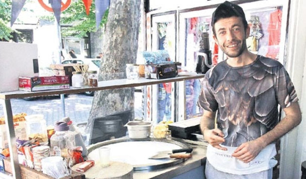 'Diriliş Ertuğrul'un ünlü oyuncusu dondurmacı oldu!