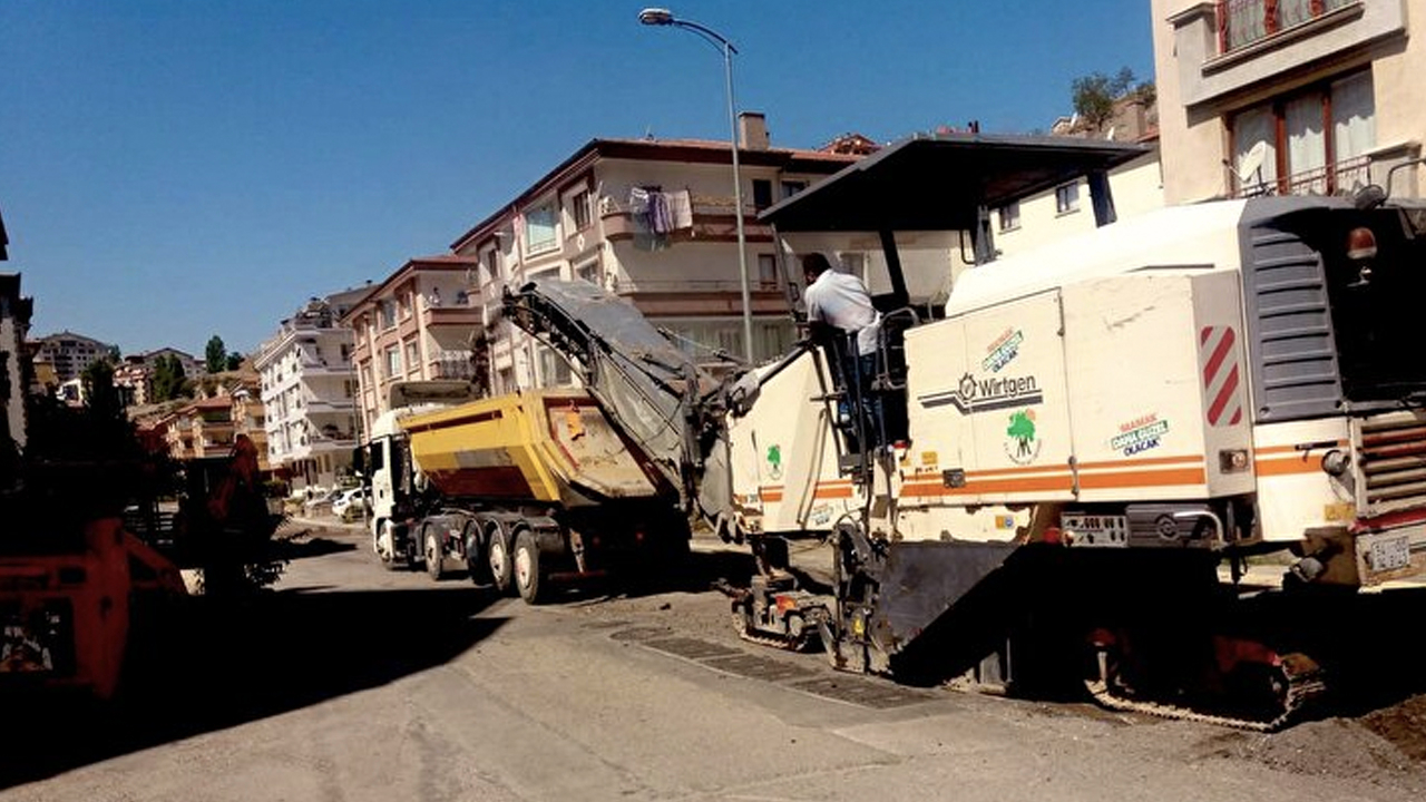 Ankara Büyükşehir Belediyesi'nin aylardır tamamlayamadığı yol vatandaşları isyan ettirdi