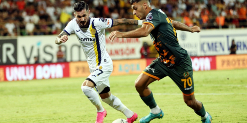 Alanyaspor 3 puanı geriden gelerek kopardı! Sahasında Ankaragücü'nü 2-1 mağlup etti