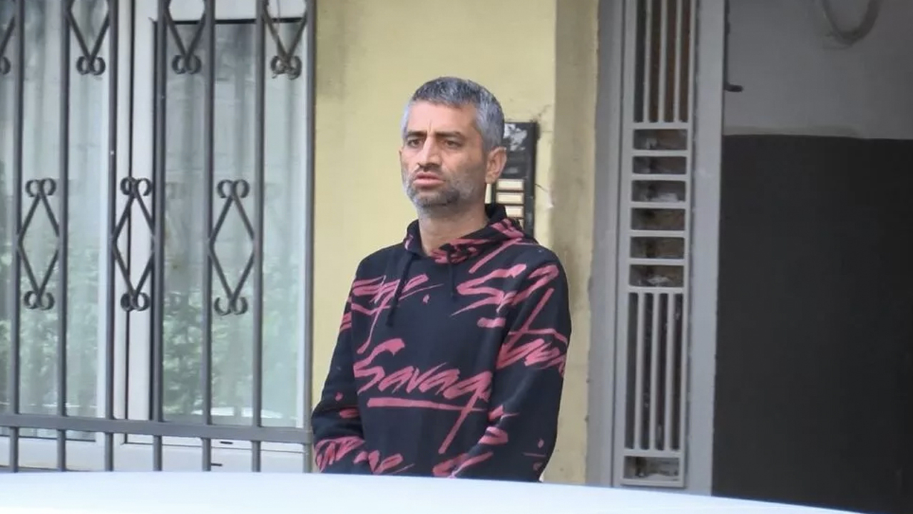 Sokak ortasında çocuğunu acımasızca dövdü: Komşuları "Eşini ve çocuğunu kırbaçla dövüyor" dedi