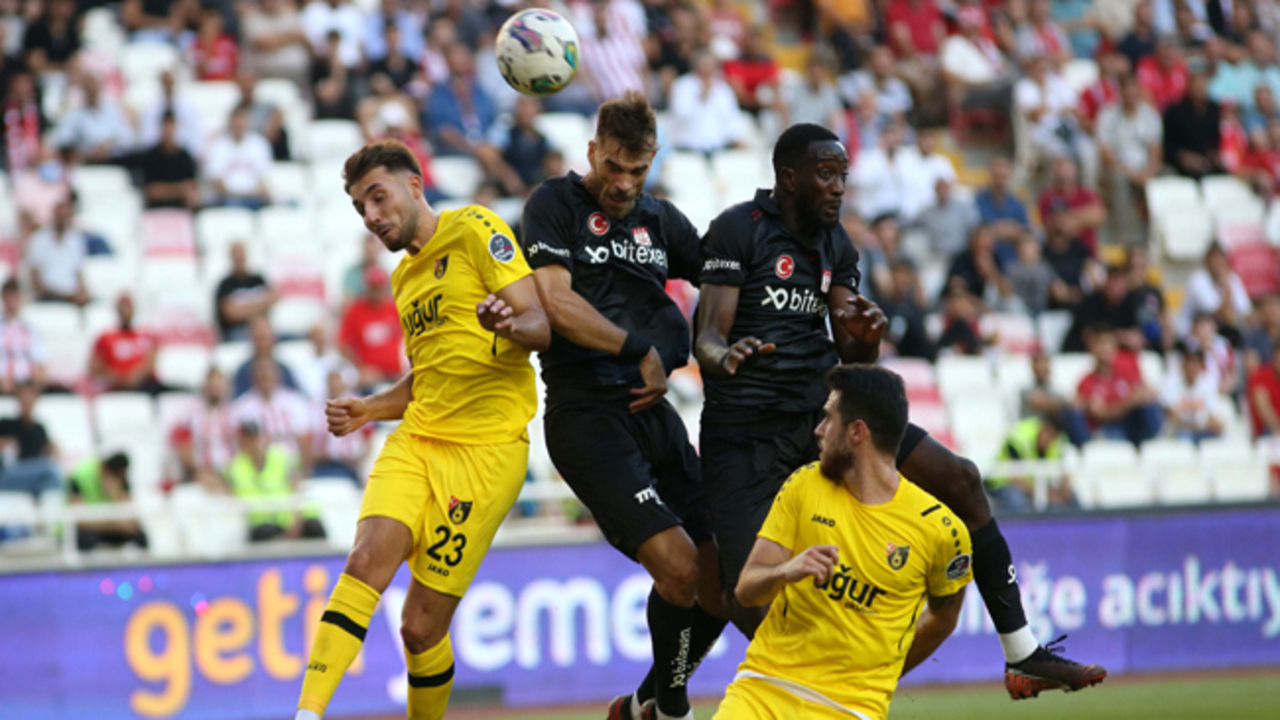 Sivasspor'un 3 puana hasreti sürüyor! Geriye düştüğü maçta İstanbulspor'la 1-1 berabere kaldı
