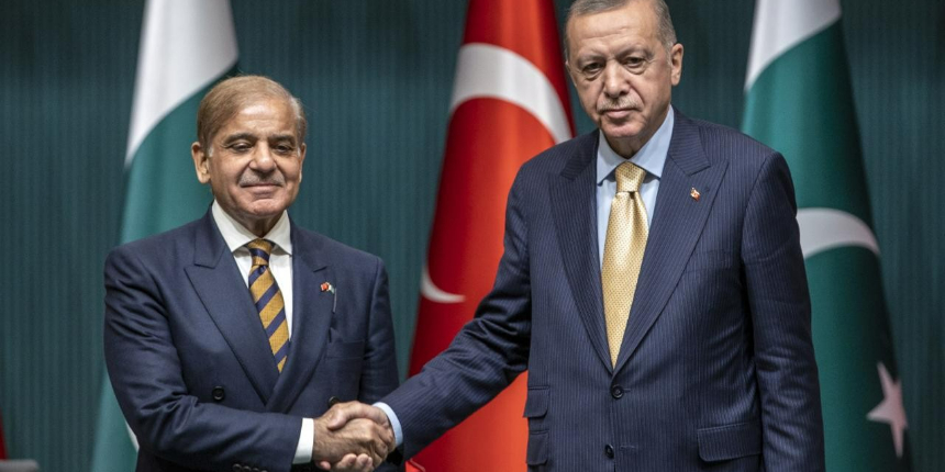 Cumhurbaşkanı Erdoğan, Pakistan Başbakanı Şahbaz Şerif'le telefonda görüştü