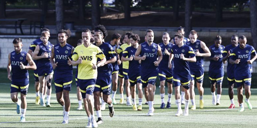 Fenerbahçe'de flaş ayrılık! Sarı-lacivertli kulüp öyle bir hamle yaptı ki...