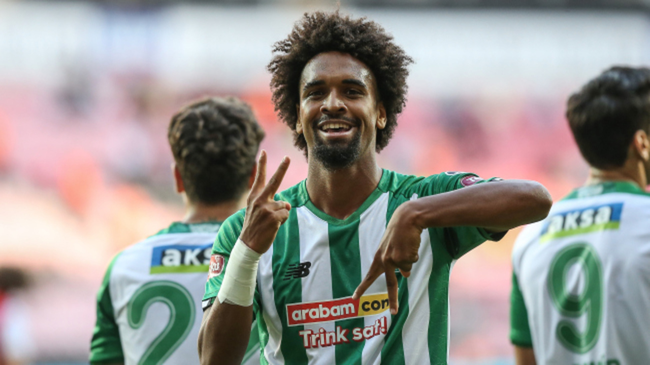 Konyaspor zirvenin yeni sahibi! Yeşil-beyazlılar Hatayspor karşısında tek golle kazanmasını bildi