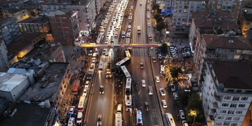 İşte Avcılar'da yaşanan metrobüs faciasından fotoğraflar!