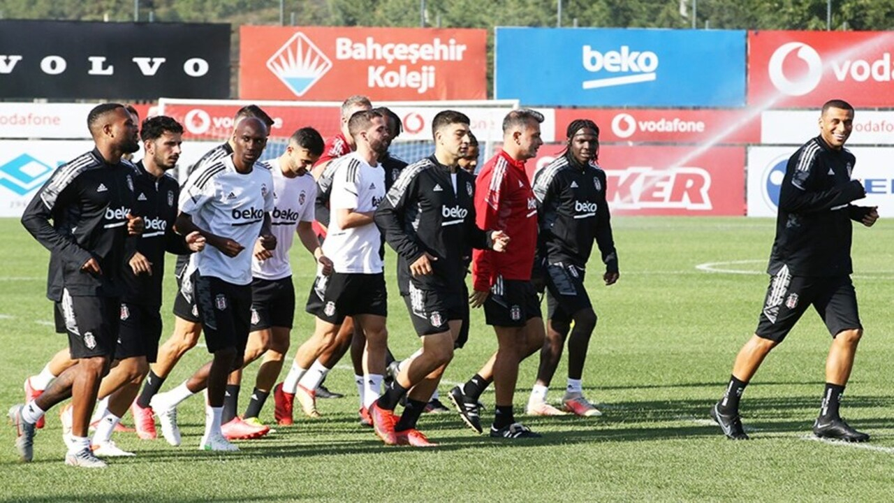 Siyah-beyazlılarda maç kadrosu dikkat çekiyor! Beşiktaş, 5 eksikle Başakşehir karşısına çıktı