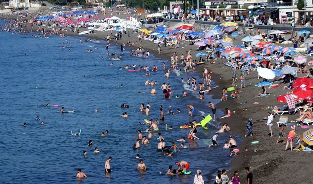 Akçakoca'nın nüfusu bayramda altı kat arttı...