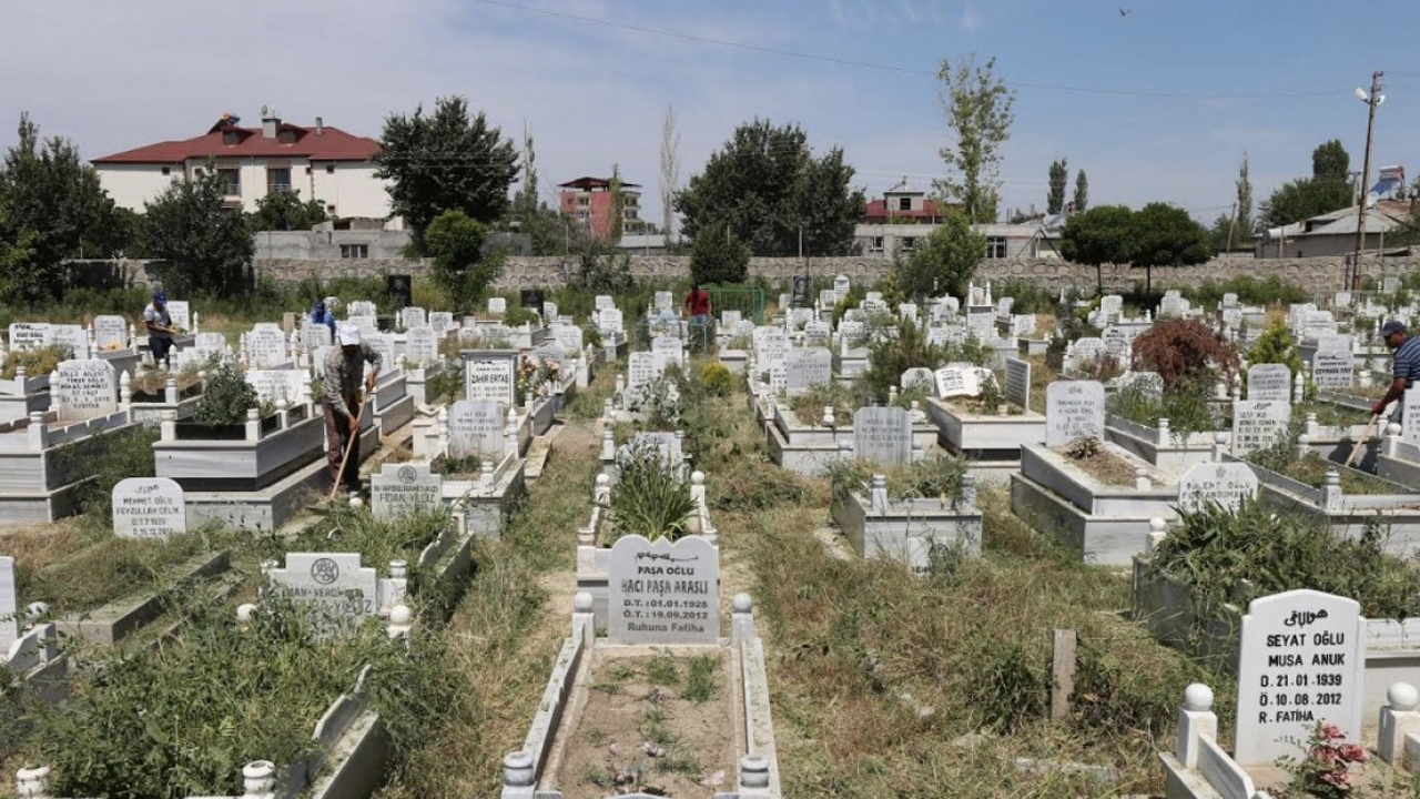 Dolandırıcıların son yöntemi ortaya çıktı: Ev fiyatına mezarlık satıyorlar