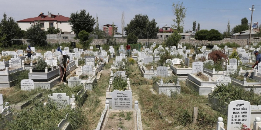 Dolandırıcıların son yöntemi ortaya çıktı: Ev fiyatına mezarlık satıyorlar