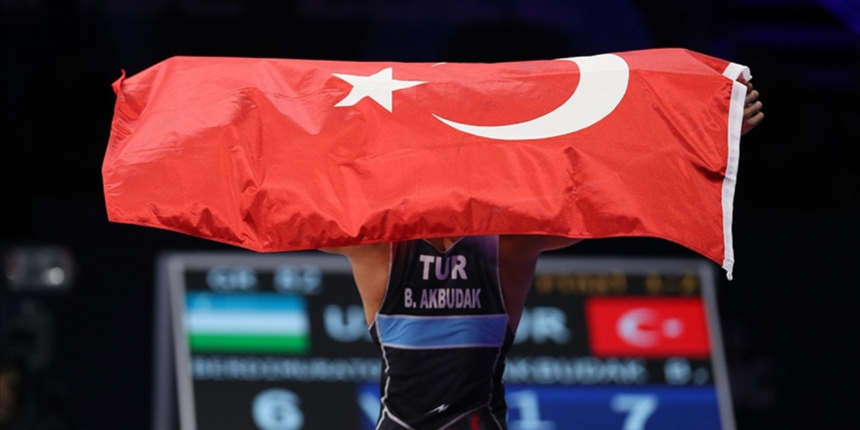 Ay-yıldızlılar, Dünya Güreş Şampiyonası'nda takım halinde şampiyon oldu...