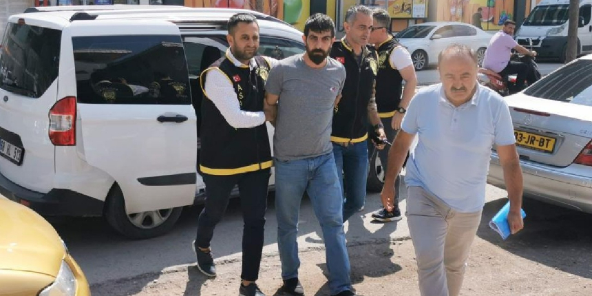 Miras için kardeşini silahla başından vurup öldürdü!