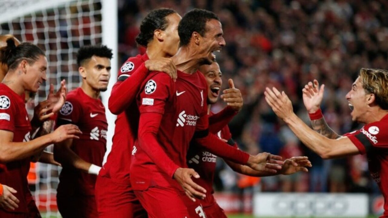 Liverpool son anda güldü! İngilizler, Ajax karşısında 2-1'le 3 puanı kaptı