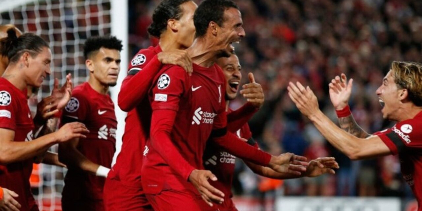 Liverpool son anda güldü! İngilizler, Ajax karşısında 2-1'le 3 puanı kaptı