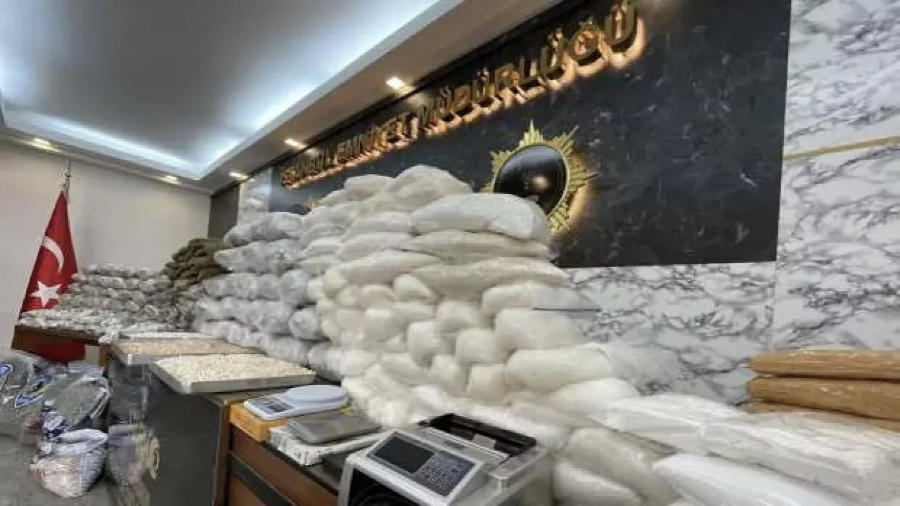 İstanbul'da dev operasyon! 367 kilogram uyuşturucu ele geçirildi