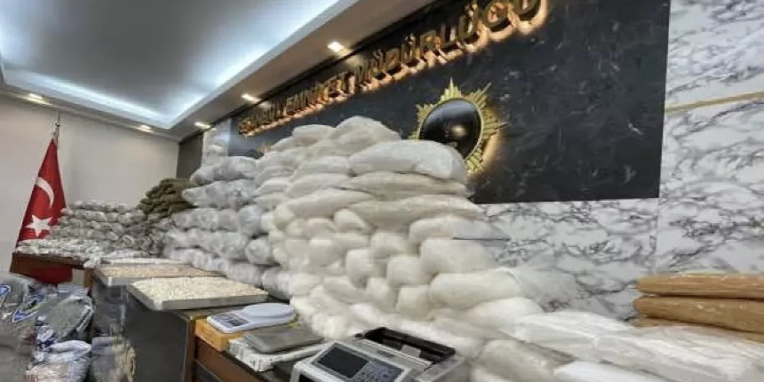 İstanbul'da dev operasyon! 367 kilogram uyuşturucu ele geçirildi