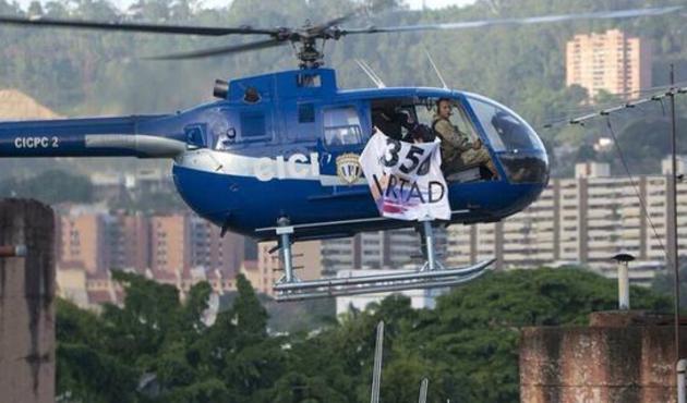 Venezuela'da helikopter kaçıran subay başkenti bombaladı! / VİDEO