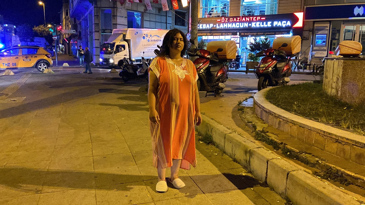 Beyoğlu'nda 'duran kadın' paniği! Saatlerce hareketsiz bekledi...  Polis alarma geçti...