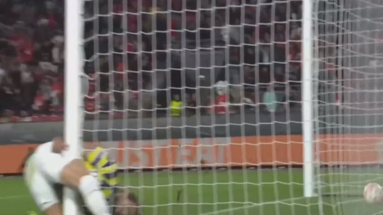 Rennes - Fenerbahçe maçında şok sakatlık! O anlar herkesi korkuttu...
