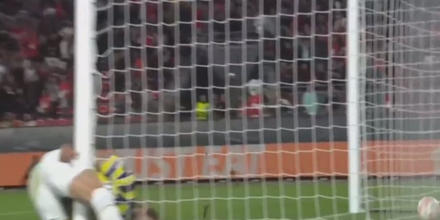 Rennes - Fenerbahçe maçında şok sakatlık! O anlar herkesi korkuttu...