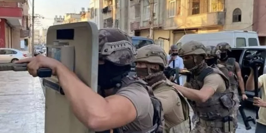 Mersin Büyükşehir Belediyesi çalışanlarına PKK operasyonu: 10 şüpheli için gözaltı kararı
