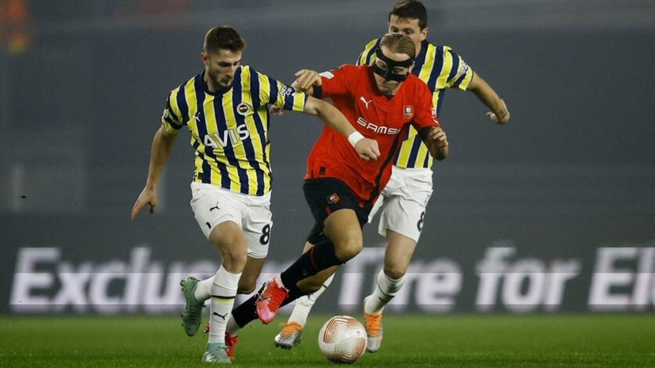 Rennes - Fenerbahçe maçında golümüz ofsayta takılıyor! İşte o pozisyon...