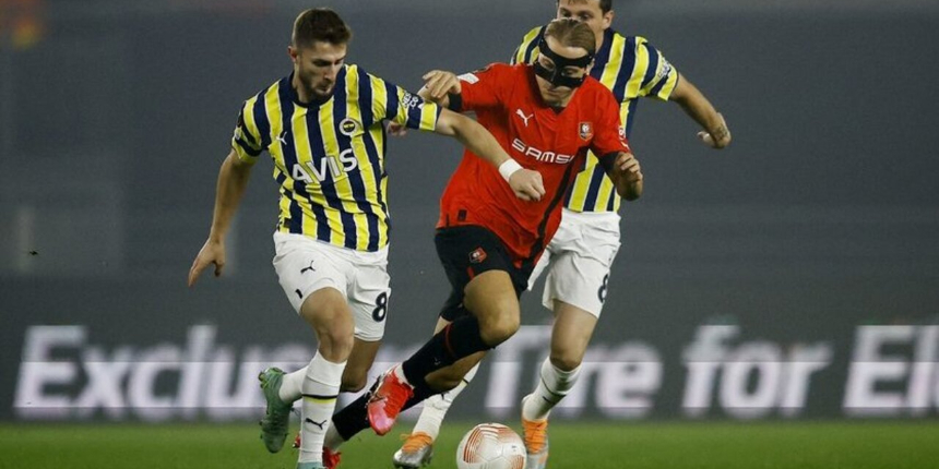 Rennes - Fenerbahçe maçında golümüz ofsayta takılıyor! İşte o pozisyon...
