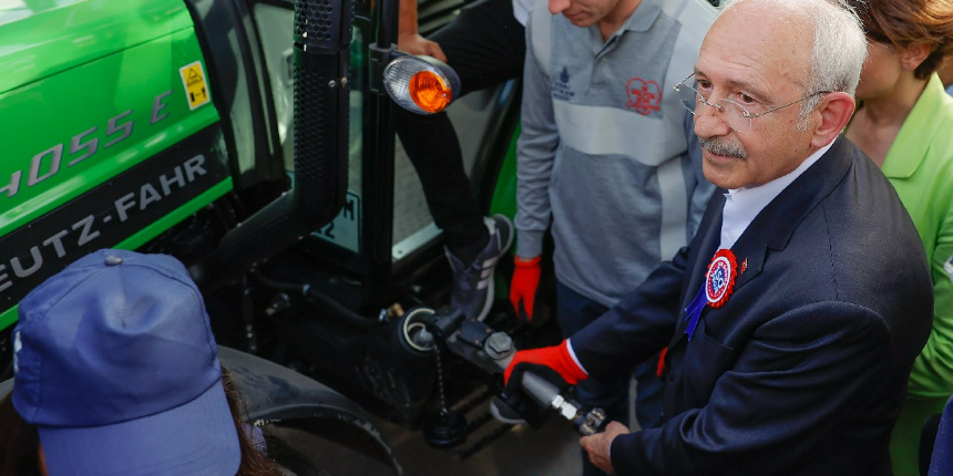 Kılıçdaroğlu'nun katıldığı mazot dağıtım töreninde traktöre mazot verilemedi!