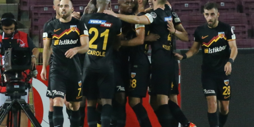 Kayserispor'dan futbol resitali! Hatayspor'u deplasmanda 4-0'la geçtiler