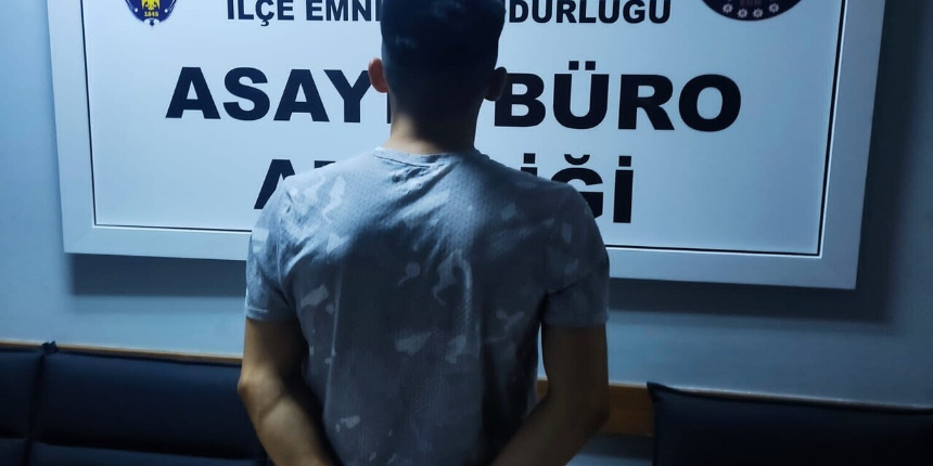 İzmir'de dehşet anları! Sokak ortasında husumetlisini bıçaklayarak öldürdü