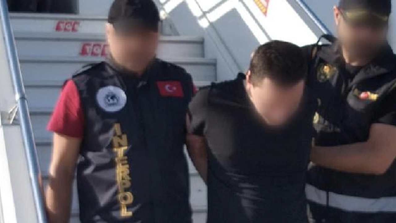 İçişleri Bakanı Soylu,  Emre Olur'u Türkiye'ye getiren polis teşkilatını kutladı