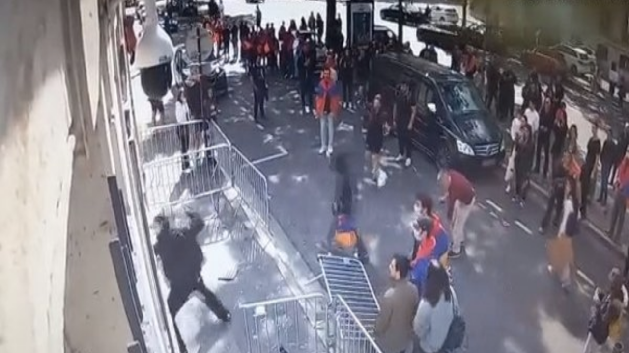 Azerbaycan'ın Paris Büyükelçiliğine alçak saldırı! "Ermeni barbarları"