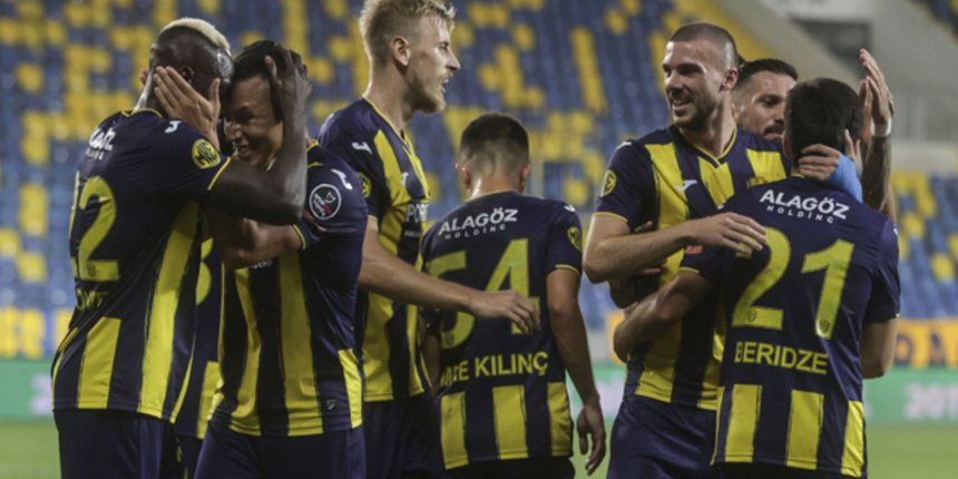 Ankaragücü siftah yaptı! Başkent'te, Sivasspor'u 2-1'le geçti...
