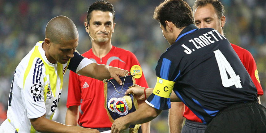 Dünya futbolunun efsane ismi Mersin'de