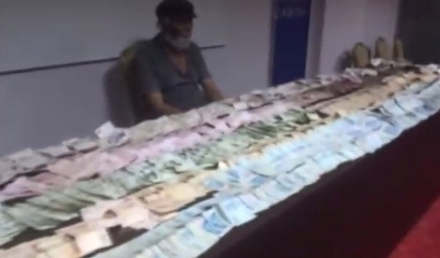 Dilencinin üzerinden çıkan parayı 8 zabıta sayabildi!