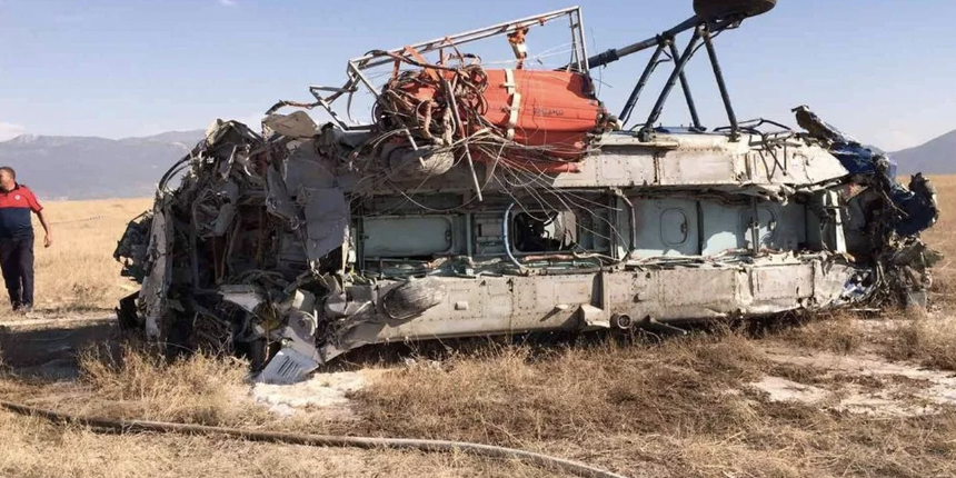 Marmaris'teki orman yangınını söndürmeye çalışan helikopter düştü: Can kaybı ve yaralılar var