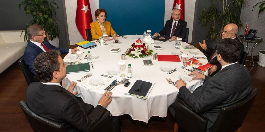İçeride ve dışarıda ateş topları ile oynamak...