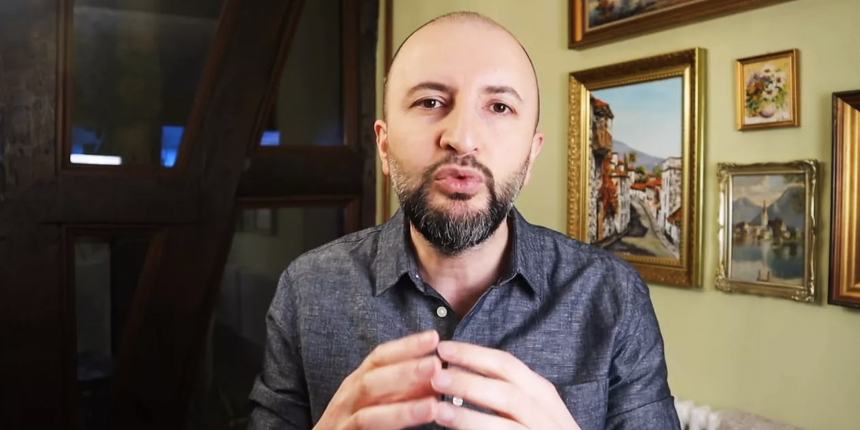 Firari FETÖ'cünün nerede olduğu ortaya çıktı: Evini kara propaganda üssü olarak kullanıyor