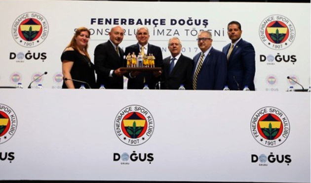 Fenerbahçe'de tarihi imzalar atıldı!