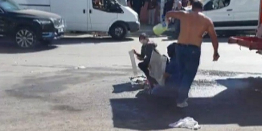 İzmir'de korku dolu anlar! Benzin döküp çocuklarını yakmaya kalkıştı