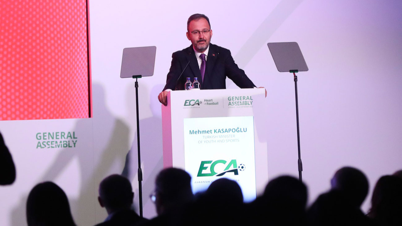 Bakan Kasapoğlu: Türkiye, 2028 ve 2032 Avrupa Futbol Şampiyonası'na aday