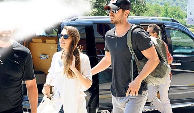 Murat Boz,  Aslı Enver'i Bodrum'a götürüp ailesinin elini öptürdü